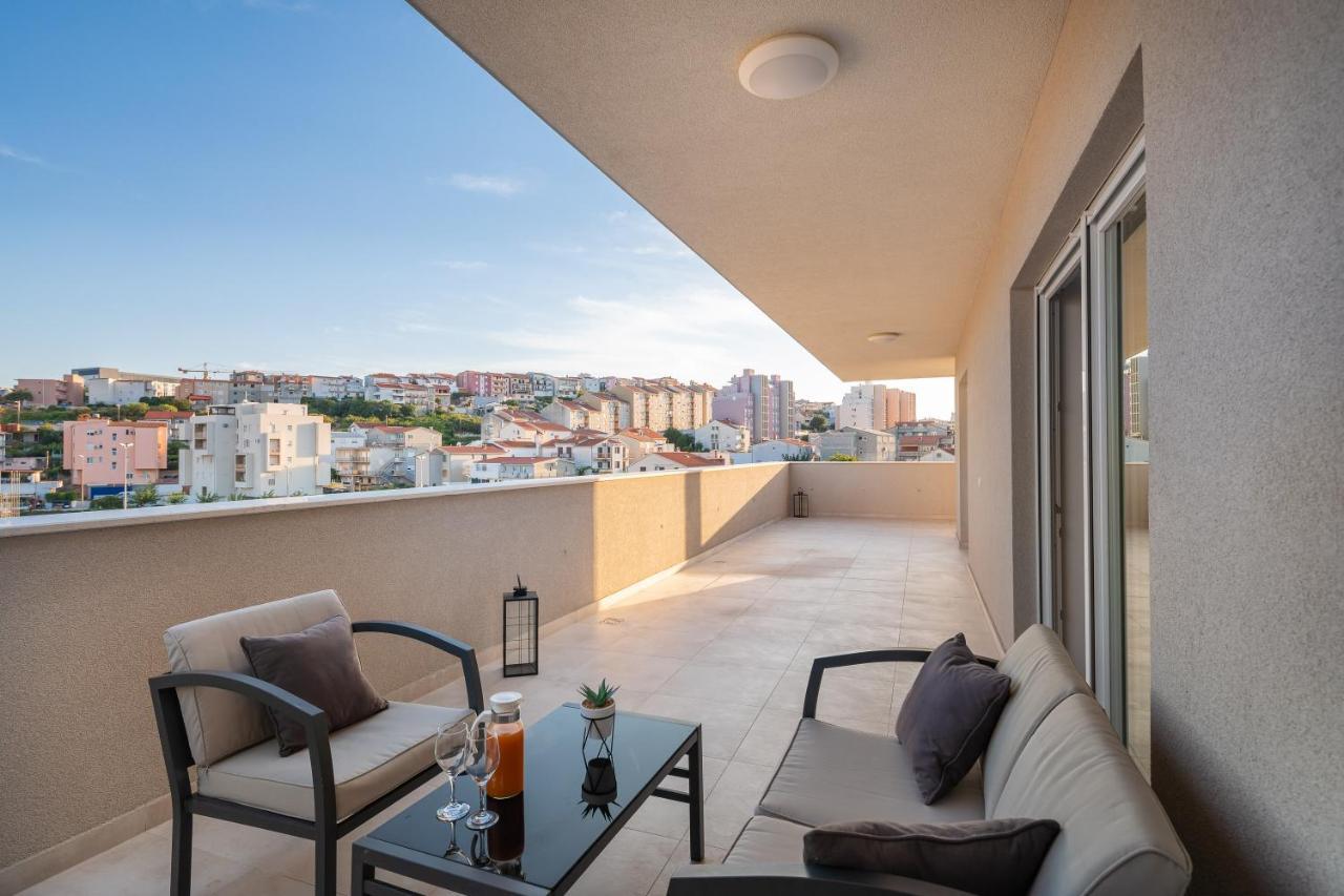 New Luxury 3-Bedroom Penthouse With Huge Terrace Split Exterior foto