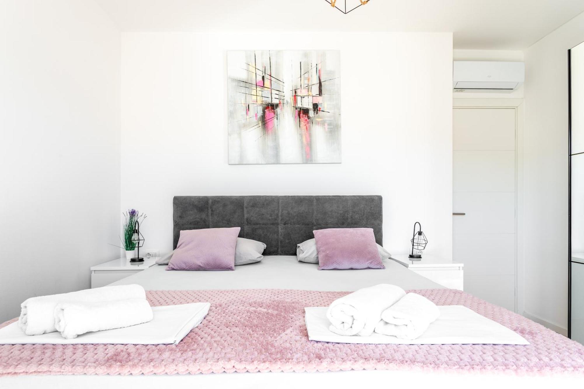 New Luxury 3-Bedroom Penthouse With Huge Terrace Split Exterior foto