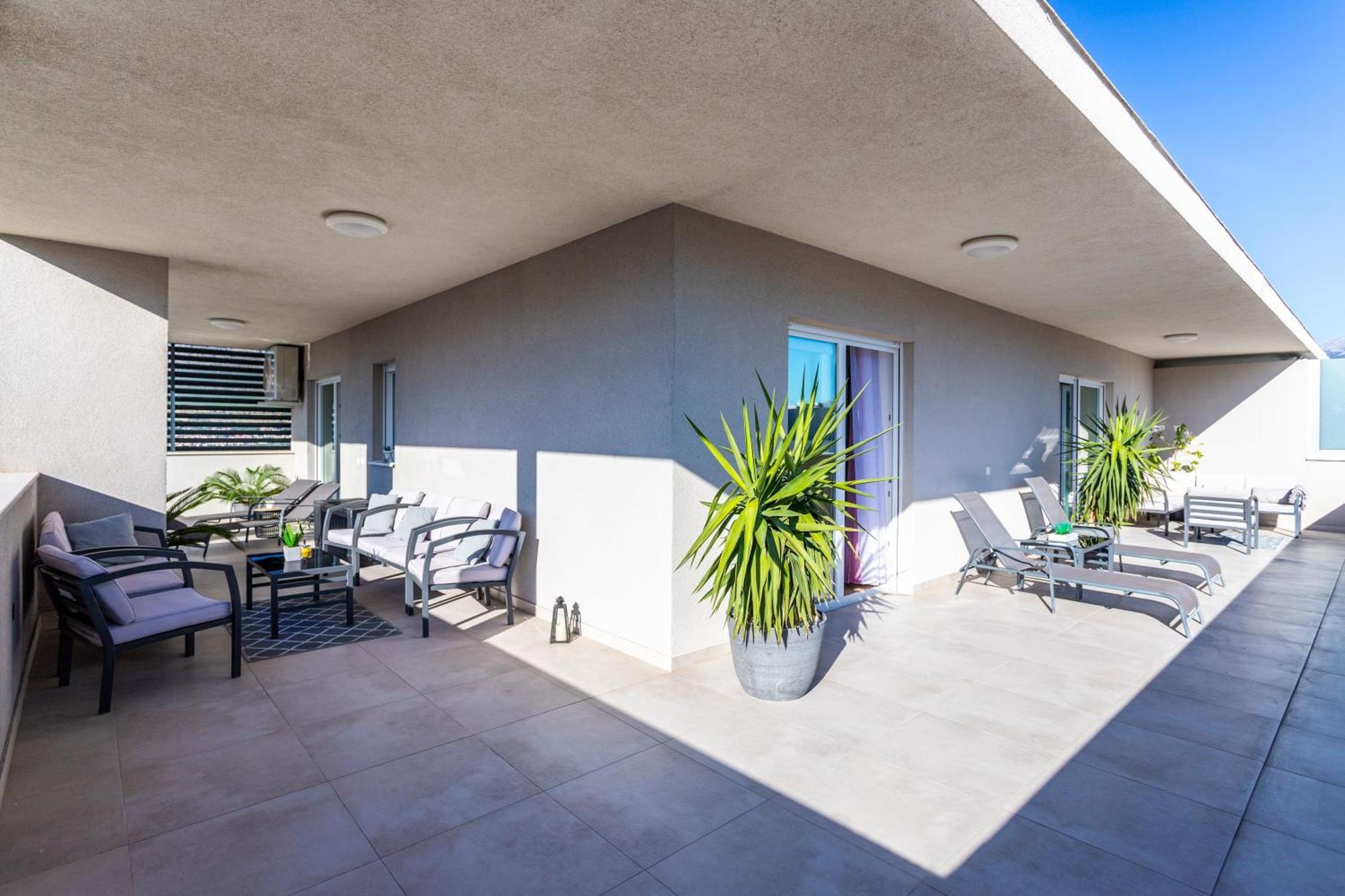 New Luxury 3-Bedroom Penthouse With Huge Terrace Split Exterior foto